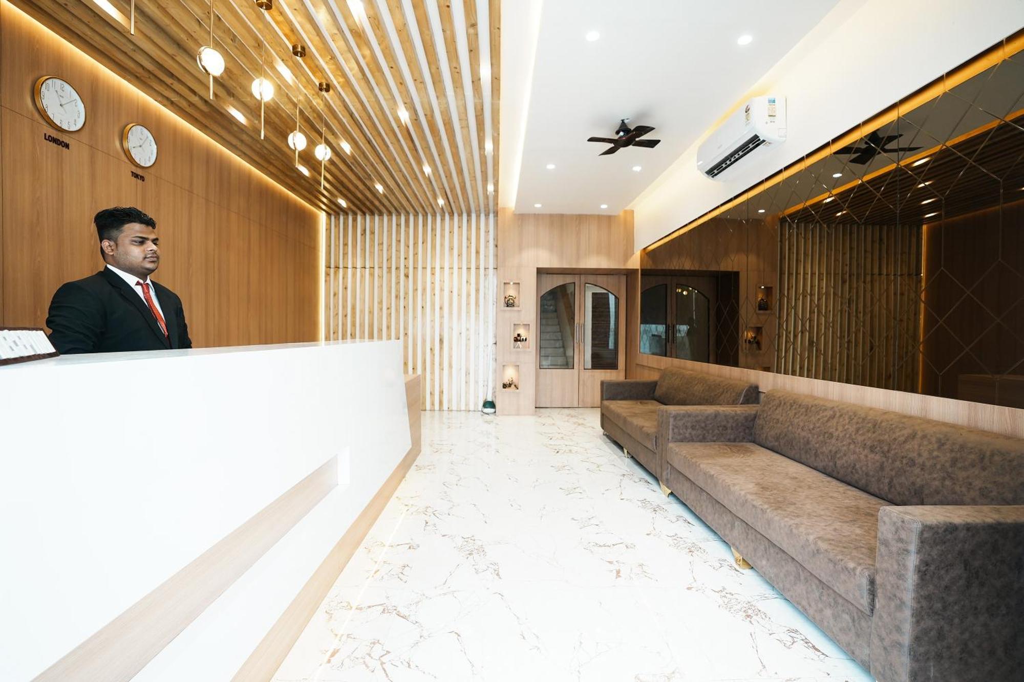 Madhav Residency Hotel & Banquet, Kalyan, Mumbai Exterior foto