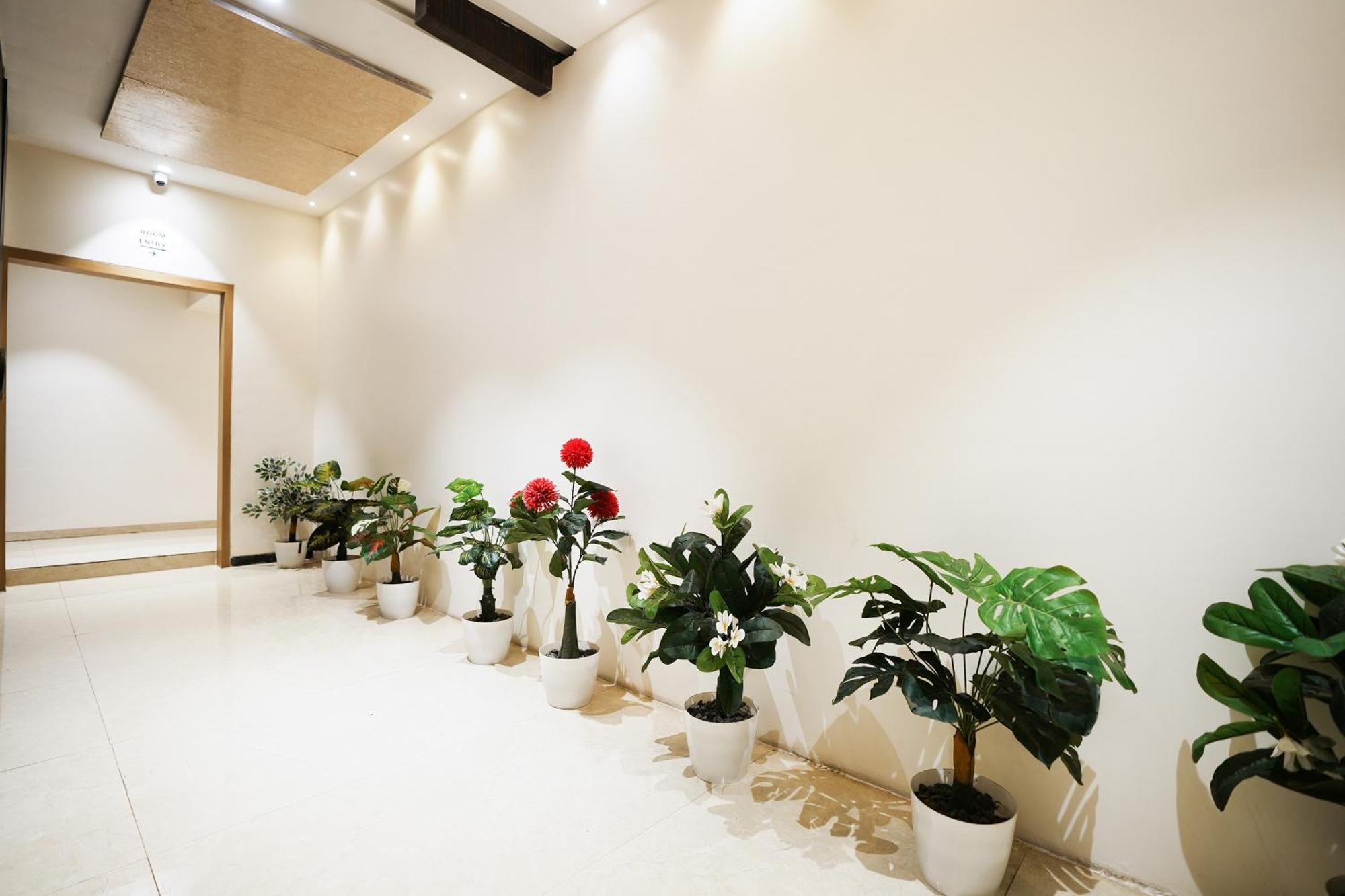 Madhav Residency Hotel & Banquet, Kalyan, Mumbai Exterior foto